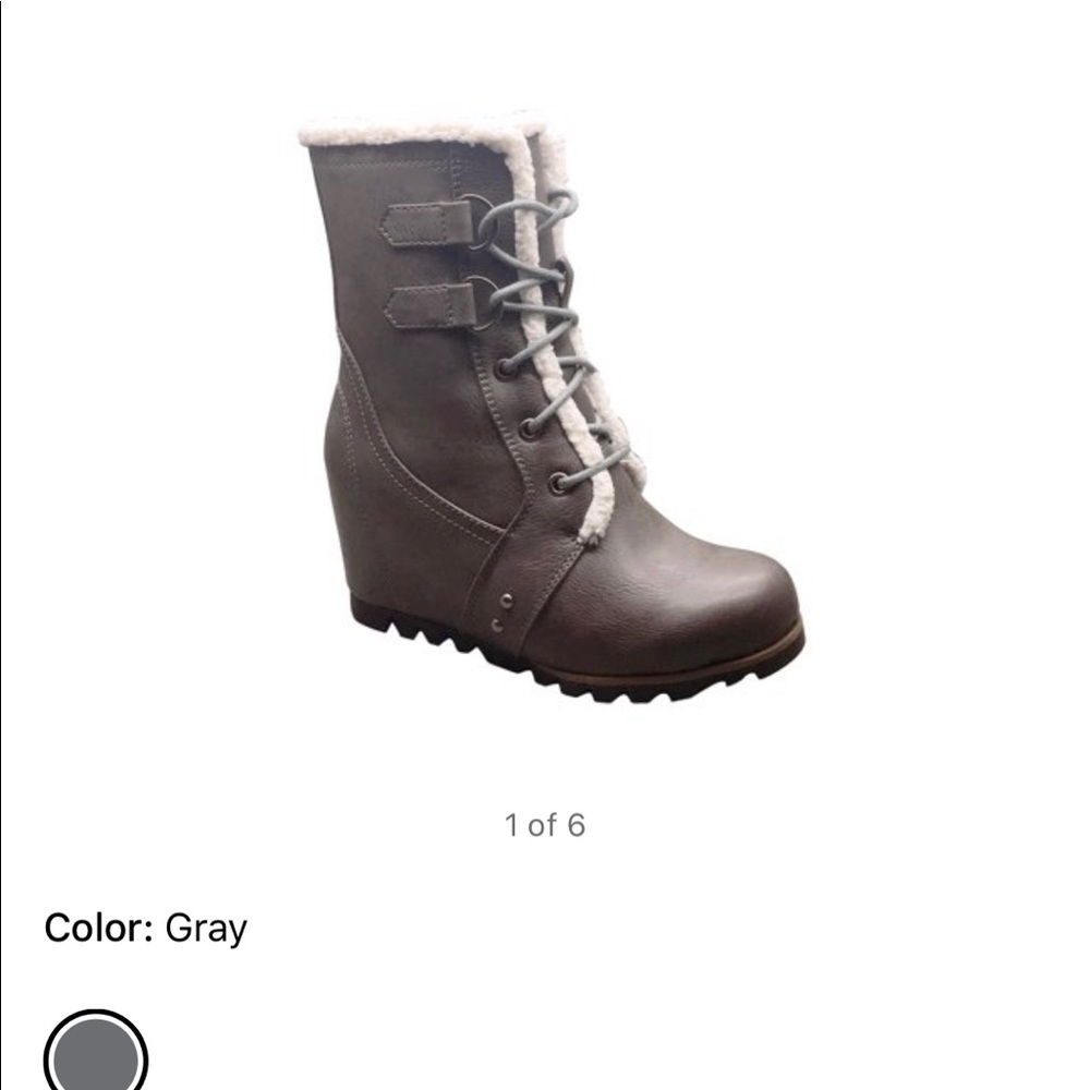 Wicked cute wedged winter boots size 7
